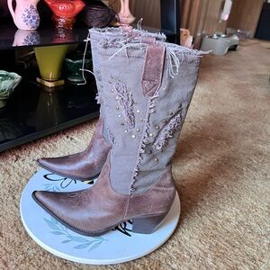 Women’s vintage Penny ❤️ Kenny genuine leather western pointy toe boots.